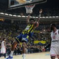 Težak udarac za Fenerbahče - samo što je stigao, centar se povredio