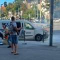(Foto) Zapalilo se vozilo kurirske službe! Drama u Beogradu: Vatrogasci na terenu, brzom reakcijom prolaznika sprečeno širenje…