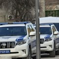 Prišao devojkama u kafiću, a onda je usledio haos! Uznemiravao ih, pa počeo da divlja kada su pokušali da ga udalje: Policajca…