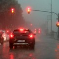 Superćelijska oluja stigla u Rijeku, vetar srušio ogromnu dizalicu: Jako nevreme se kreće prema Zagrebu, u Puli počeo jak…