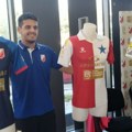 Retro dresovi u sezoni jubileja : Fudbaleri Vojvodine danas predstavili novu opremu