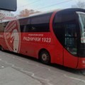 Nesvakidašnji incident pre utakmice s partizanom: Obijen autobus Radničkog! Kragujevčani ostali bez opreme (foto)