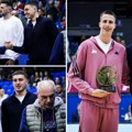 (Foto) iz Majamija u Beograd: Nikola Jović Meginom biseru uručio nagradu kojoj se i on radovao
