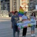 Lgbt karavan obišao Niš i Leskovac: Policija obezbeđivala skupove, grupa ljudi kasnije "kadila" trg: "Porodične vrednosti u i…