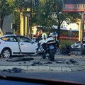 Sudar dva automobila kod tržnog centra Ada mol, hitna pomoć stigla na lice mesta