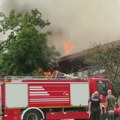 (VIDEO) Požar u TC Enjub na Novom Beogradu, veliki broj vatrogasaca na terenu