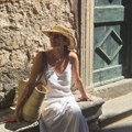 Српска водитељка одвела целу породицу у Хрватску: Удала се за бизнисмена, живе бајку, а тек да им видите слике са Корчуле