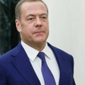 Medvedev: Zapad primenjuje dvostruke standarde u situaciji sa priznanjem KiM