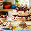 Pavlova sa višnjama - hrskave kore, bogat fil i sočne višnje u svakom zalogaju