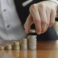Prosečna plata u avgustu 117.282 dinara, ali polovina zaposlenih primila do 93.325: Šta pokazuju novi podaci RZS-a Prosečna…