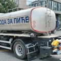 Borba protiv vrućina: Cisterna sa pijaćom vodom u centru Zrenjanina (foto)