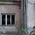 U napuštenoj zgradi u centru Čačka pronađeno telo u fazi raspadanja