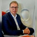 Vučić na letu za kairo: Predsednik objavio snimak iz aviona uz važnu poruku (video)