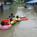 Bangladeš pod vodom: Poginulo najmanje 20 ljudi VIDEO