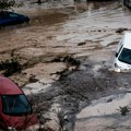 Broj žrtava u stravičnim poplavama u Valensiji porastao: Preživeli na potresan način dolaze do hrane