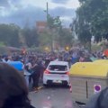 Užasne scene u Barseloni: Automobill proleteo i pokosio navijače Espanjola! (video)