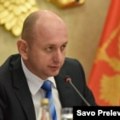 Nakon tumačenja Ministarstva pravde ostala dilema, da li će se u Skupštini Crne Gore saslušavati pritvorena lica