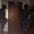 Kraj drame u komšiluku Specijalci posle 12 sati pregovora uhapsili očuha koji je navodno ubio pastorka