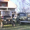 Zasukao rukave i stvorio čudo! Majstor iz okoline Kragujevca napravio automobil iz 1903. godine: Replika prvog vozila u Srbiji…