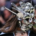 Met Gala 2026: Perje, jedrenjak na Madoninoj glavi, Bed Bani kao starac