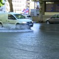 Pukla cev kod Mašinskog fakulteta u Beogradu – otežan saobraćaj i problemi u vodosnabdevanju