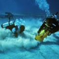 Deca golim rukama kopali da spasu drugaricu koju je tona peska zatrpala na plaži: Detalji užasa kod kamenoloma