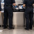 Carinici zaustavili nervoznog putnika: U koferu otkrili 37 otrovnica i 55 guštera