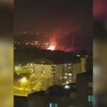 Veliki požar na Novom Beogradu: Gori romsko naselje kod novog kineskog tržnog centra (foto/video)