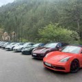 Atrakcija za ljubitelje automobila: Zlatiborom i Mokrom Gorom defilovali poršei
