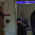 Eksperti otkrili: Evo šta je sve Brižit izgovorila Makronu na aerodromu u Hanoju!