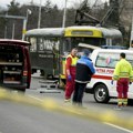 Devojčici (17) se lekari bore za život: Nakon tramvajske nesreće joj amputirali nogu (foto/video)