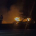Požar na auto-putu ka Beogradu: Gusti dim kulja iz vozila, vatrogasci na licu mesta (video)