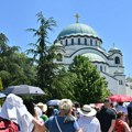 Vučić: Niko nema pravo da vređa ljude koji celivaju Bogorodičin pojas, to je svetinja