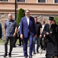 Vučić u ravanici, družio se sa građanima: Prisutni i predstavnici Srba iz regiona i patrijarh Porfirije