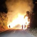Požar i na Pelješcu, poslana dva kanadera