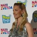 Vrele scene na nastupu Sare Jo: Zamešala kukovima uz Jalu i Bubu, publika pala u trans
