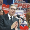 Vučić na završnom skupu u Hali sportova: Za četiri godine prosečna plata u Srbiji 1.500, a penzija 800 evra