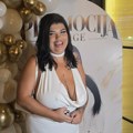 Bivša učesnica Zadruge napisala knjigu Priznala da joj se sviđa Terza, pa otkrila: "Želim da Aneli Ahmić izbaci knjigu" (video)…