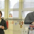 Incident dok je Siniša Mali glasao: Član biračkog odbora agitovao za svoju opciju dok je stajao iza leđa ministra