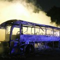 "Zapaljeni autobusi i tramvaj, uništena infrastruktura": Neredi u Parizu naneli javnom prevozu štetu od 20 miliona evra