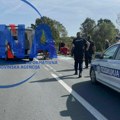 Povređena žena u teškom stanju prebačena za Beograd: Vozila traktor kad ju je udario šleper na Ibarskoj magistrali