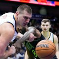 Istorijsko veče za Jokića: Nikola brutalnim "tripl-dablom" izjednačio rekord legende NBA lige