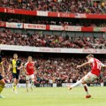Arsenal opet na vrhu: Tobdžije pregazile Bornmut i preuzele prvo mesto od Sitija! (video)