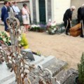 Bio je agent za nekretnine i pravnik, a umro je na klupi kao beskućnik zbog izvršitelja - Marko (57) sahranjen bez ijednog…
