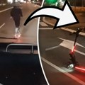 Ovo je neviđeno! Tinejdžeri na trotinetima "seku" gradski autobus u Novom Beogradu, vozač izlazi...
