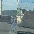 Prevrnuo se automobil na Mostu na Adi: Na toj deonici kilometarske kolone