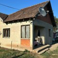 Kuće na selu za dva šidska para