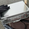 Neverovatna zaplena na srpskoj granici: Carinici u torbi pronašli koferče za šminku, a unutra... pravo pravcato bogatstvo…