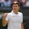 Kecmanović slavio u meču od dva dana