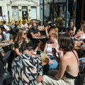 Mladi žele decu, ali krize menjaju njihove planove: Šta se dešava sa natalitetom